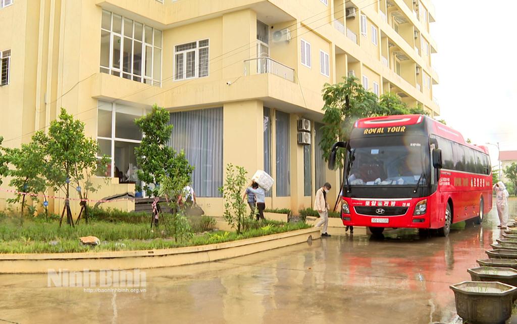 Đoàn cán bộ y tế số 3 tỉnh Ninh Bình hỗ trợ miền Nam chống dịch trở về an toàn