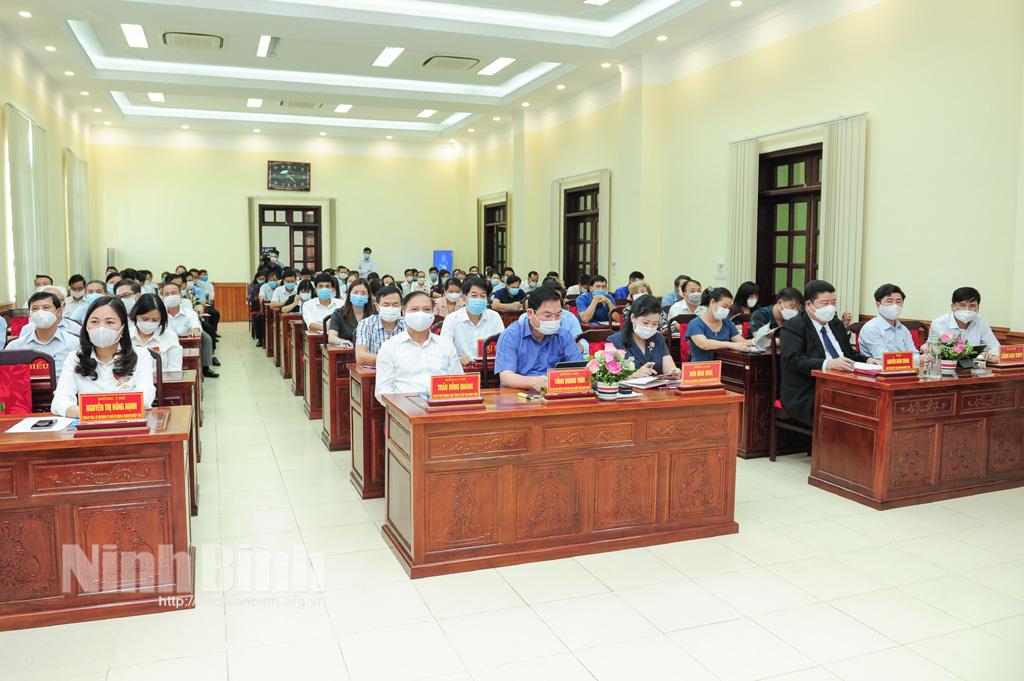 Diễn đàn Chuyển đổi số trong doanh nghiệp "Cơ hội, thách thức và giải pháp"