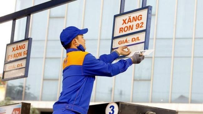 Giá xăng tăng lên mức cao nhất trong 7 năm