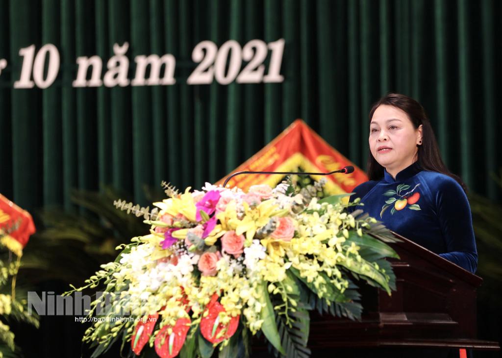 "Đổi mới nội dung, phương thức hoạt động, xây dựng tổ chức Hội ngày càng vững mạnh, hỗ trợ phụ nữ để thực hiện tốt Nghị quyết của cấp ủy, mục tiêu phát triển KT-XH của địa phương" (*)