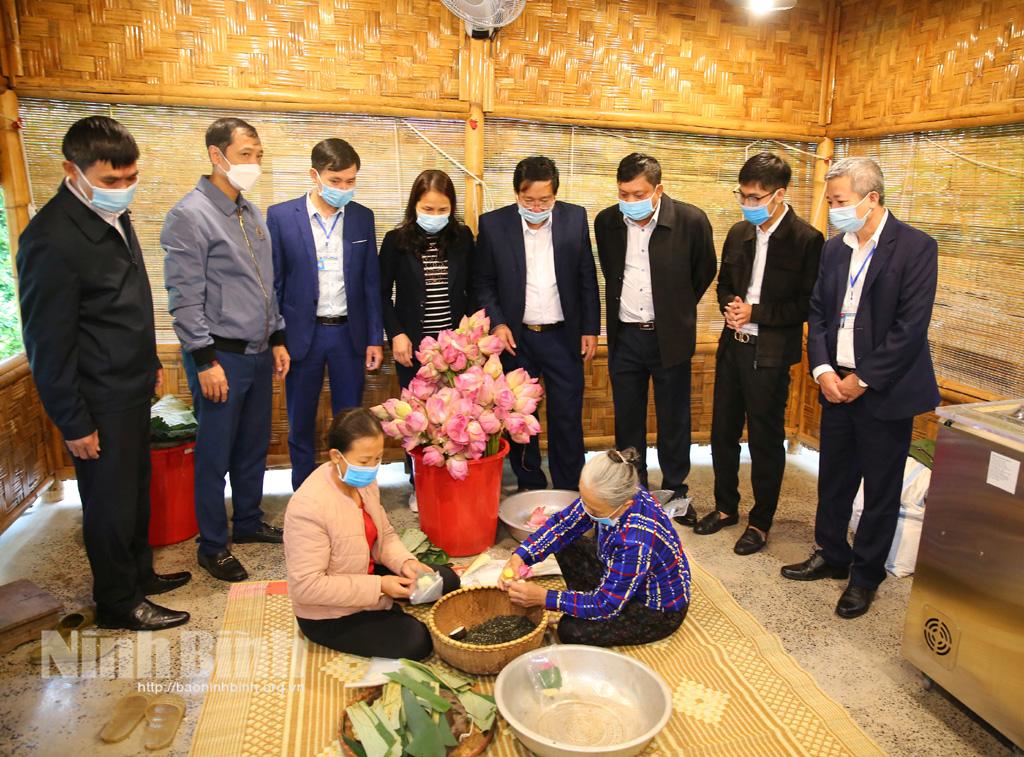 Thẩm định các xã đạt chuẩn NTM nâng cao ở Hoa Lư, Gia Viễn