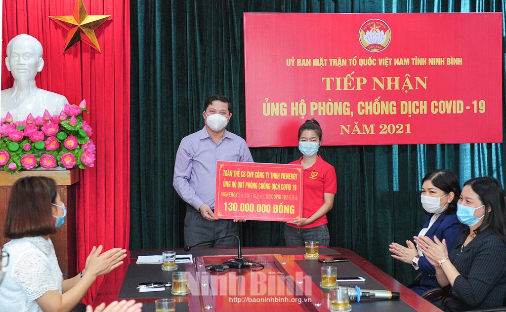 Ủy ban MTTQ Việt Nam tỉnh tiếp nhận ủng hộ phòng, chống dịch COVID-19