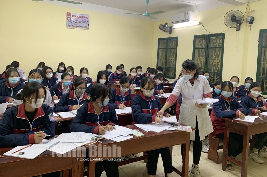 Tiêm phòng cho học sinh, dần hoàn thiện miễn dịch cộng đồng