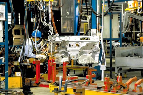 Thủ tướng Chính phủ ban hành Chỉ thị phục hồi sản xuất tại các khu vực sản xuất công nghiệp