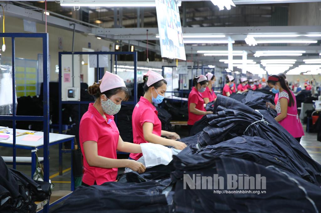 UBND tỉnh chỉ đạo về việc phục hồi sản xuất tại các khu vực sản xuất công nghiệp trong bối cảnh phòng dịch COVID-19