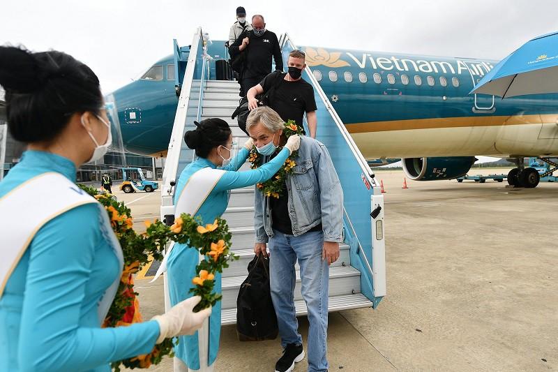 First foreign tourists land in Viet Nam after 20-month border closure