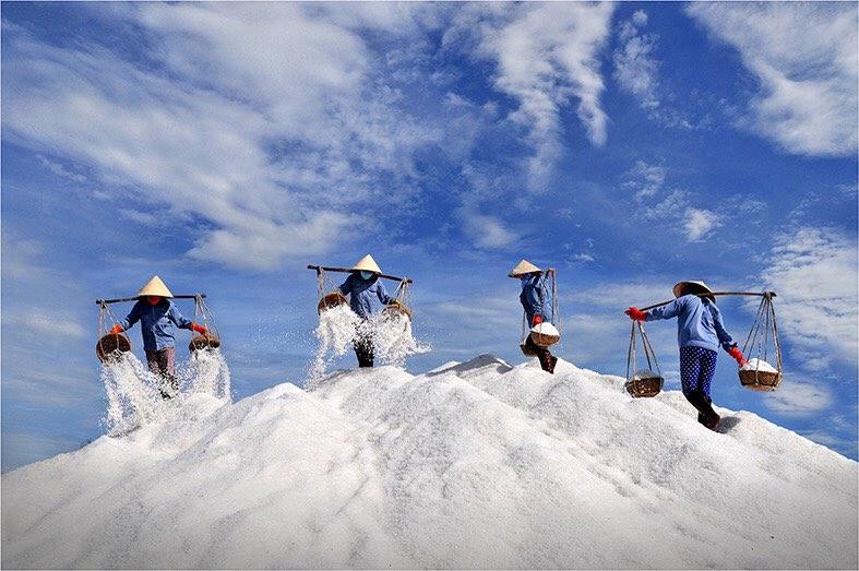 Ninh Binh to host exhibition "Vietnam through the lens of international photographers"