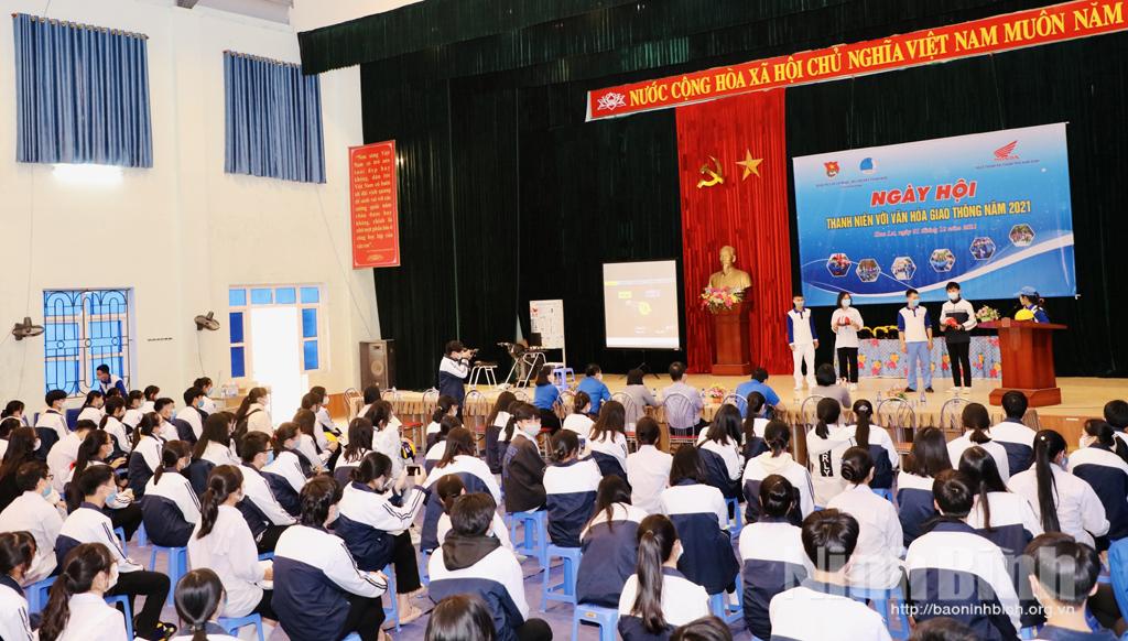 Ngày hội "Thanh niên Ninh Bình với văn hóa giao thông" năm 2021