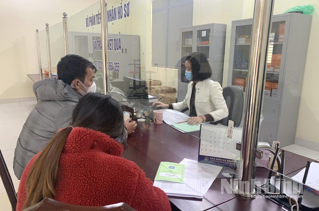 BHXH Tam Điệp: Tích cực tuyên truyền, tư vấn giảm tình trạng rút BHXH một lần
