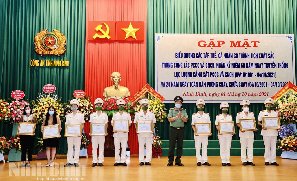 Khi "dân ngoại đạo" theo đuổi nghề báo