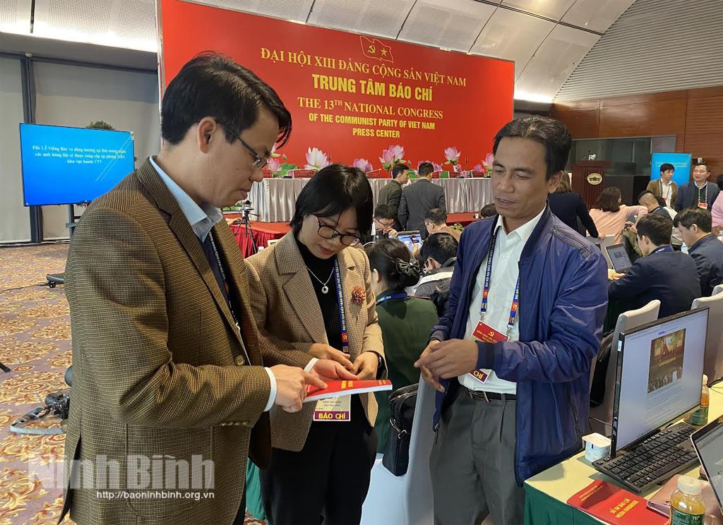 Tin thời sự và áp lực đối với người làm Báo