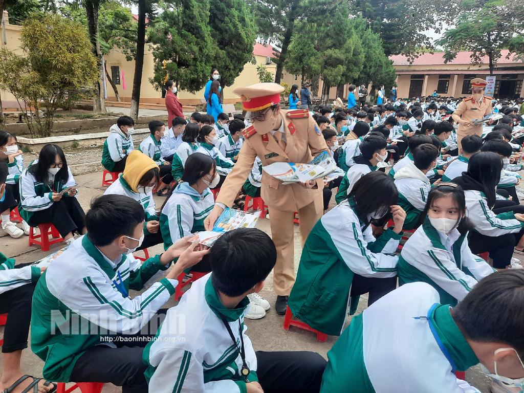 Nho Quan: Hạn chế tình trạng vi phạm luật giao thông trong học sinh, thanh, thiếu niên