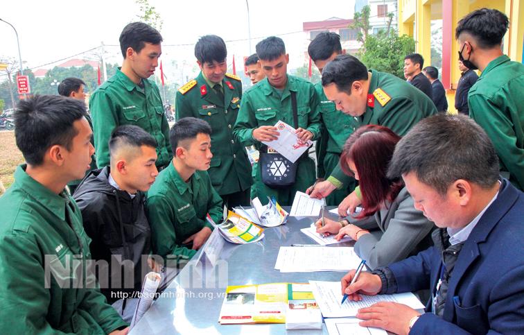 LLVT thành phố Ninh Bình: Quan tâm thực hiện tốt công tác Đảng, công tác chính trị