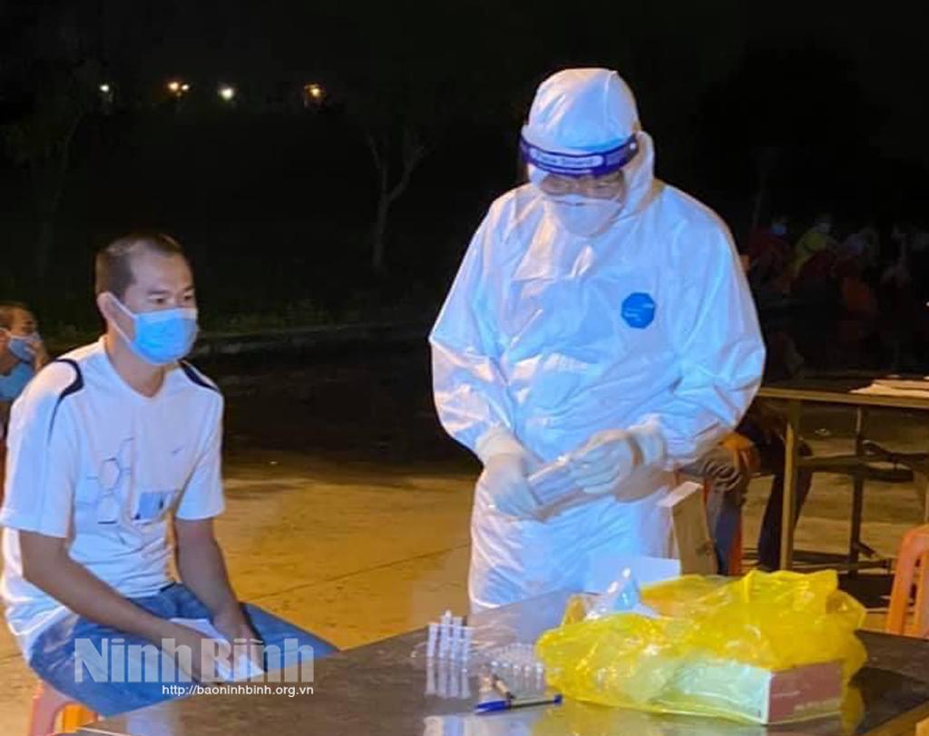 Thay đổi tạm thời điều kiện xét nghiệm để hoàn thành cách ly y tế tập trung trong phòng chống dịch COVID-19