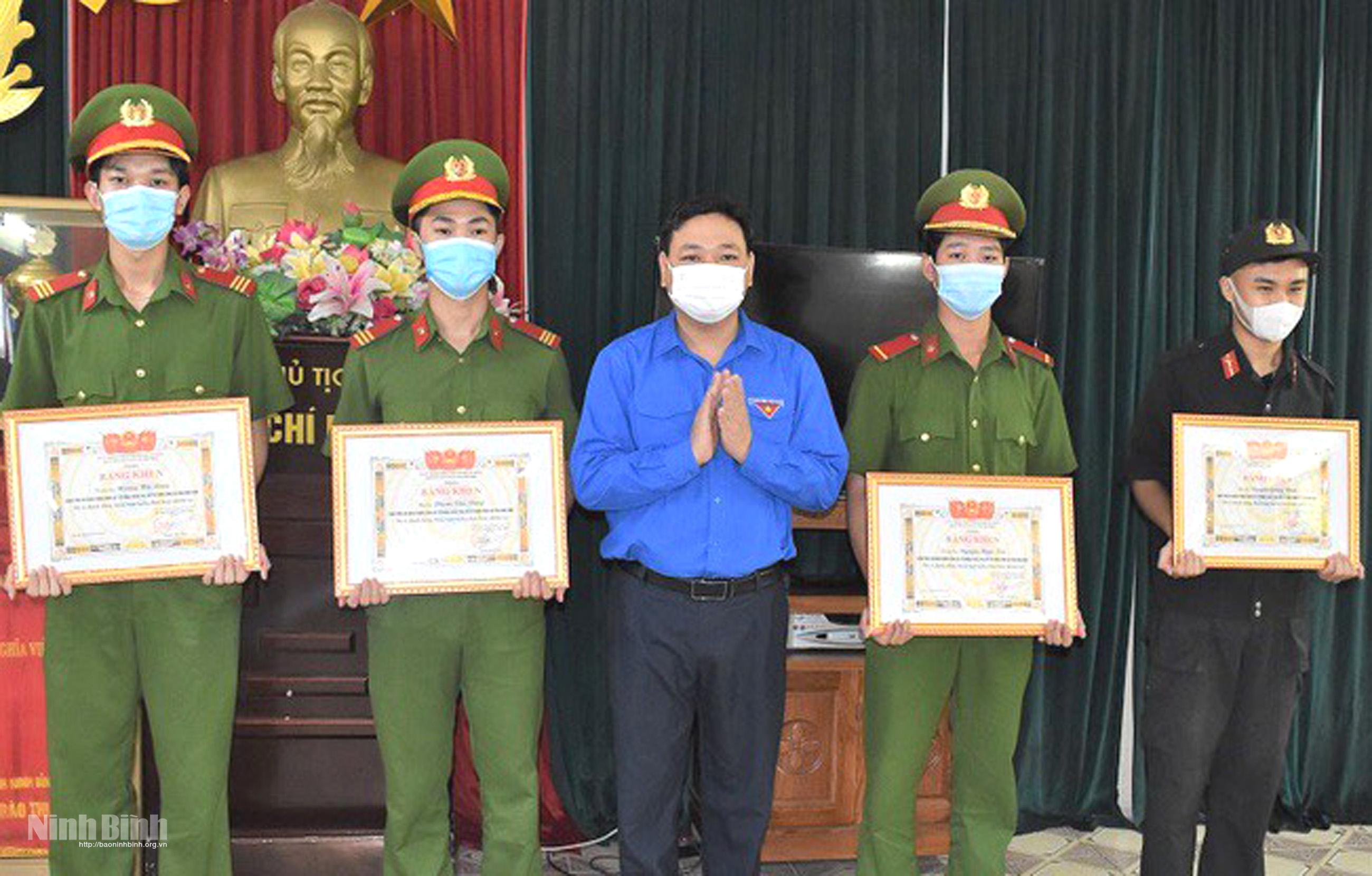 Tấm gương sáng về người chiến sĩ nghĩa vụ công an nhân dân