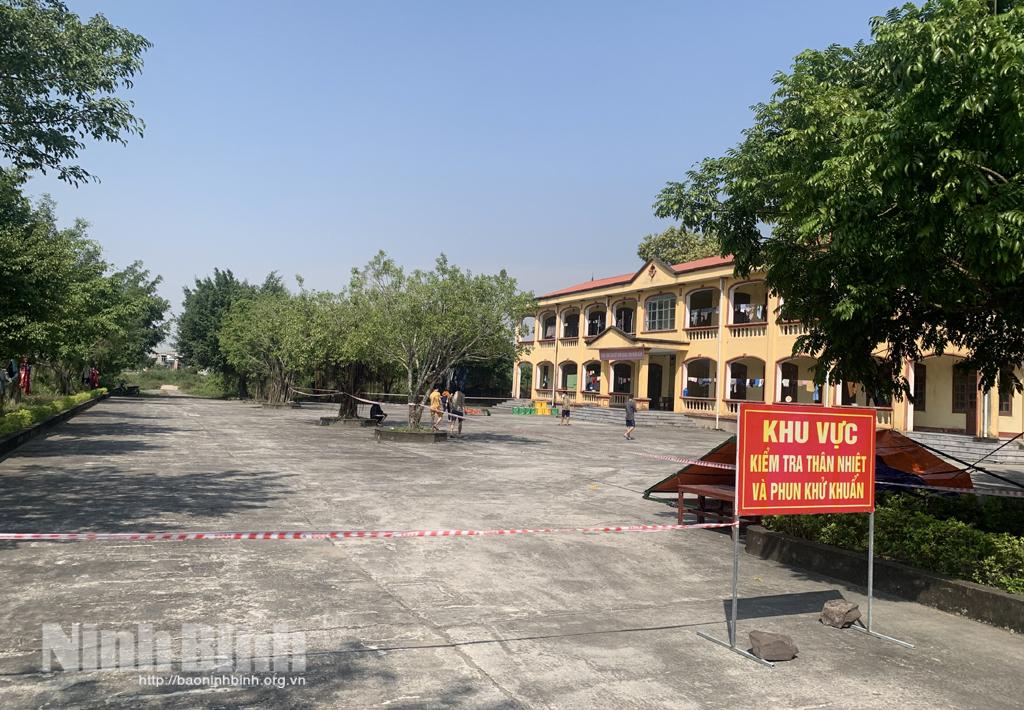 Ngày 21/12, ghi nhận số ca mắc COVID-19 cao nhất, trong đó có nhiều trẻ mầm non