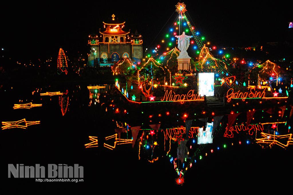 Nhà thờ chính tòa Phát Diệm trước thềm Giáng sinh 2021