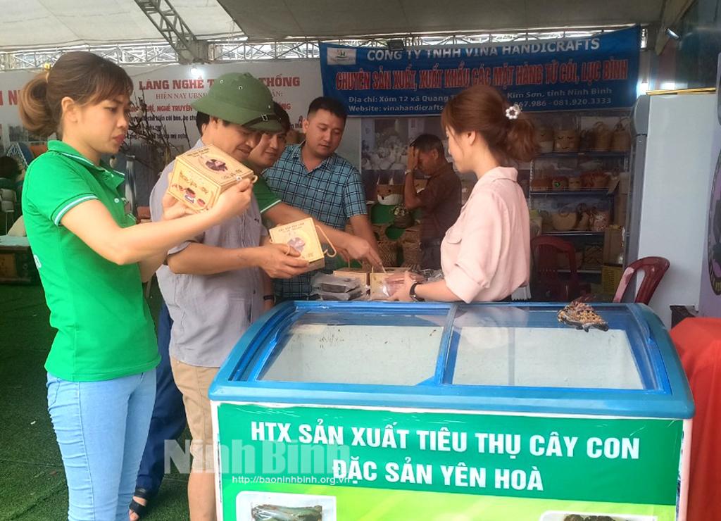 Hợp tác xã sản xuất, tiêu thụ cây, con đặc sản an toàn xã Yên Hòa: Nâng cao thu nhập nhờ chuyển đổi số