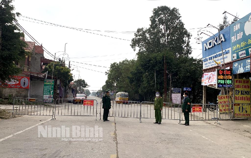 Kim Đông tập trung khoanh vùng, kiểm soát chặt ổ dịch quy mô lớn