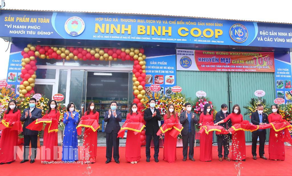 Khai trương và giới thiệu các sản phẩm HTX Thương mại, dịch vụ và chế biến nông sản Ninh Bình