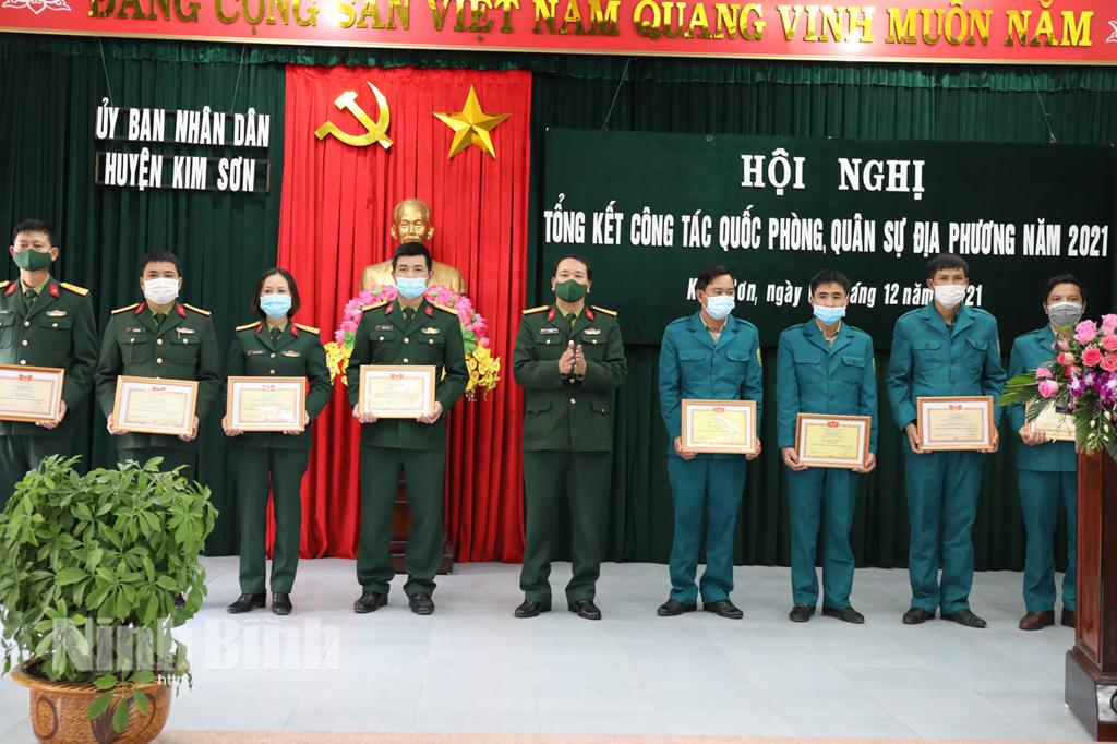 Kim Sơn tổng kết công tác quốc phòng, quân sự địa phương năm 2021