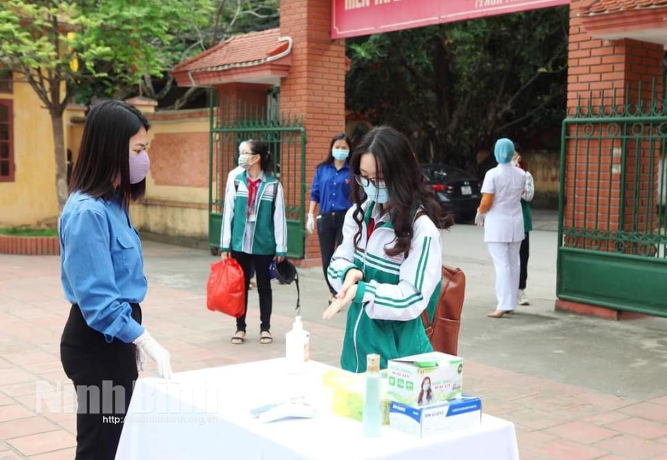 Học sinh Ninh Bình tiếp tục nghỉ học đến 21/2