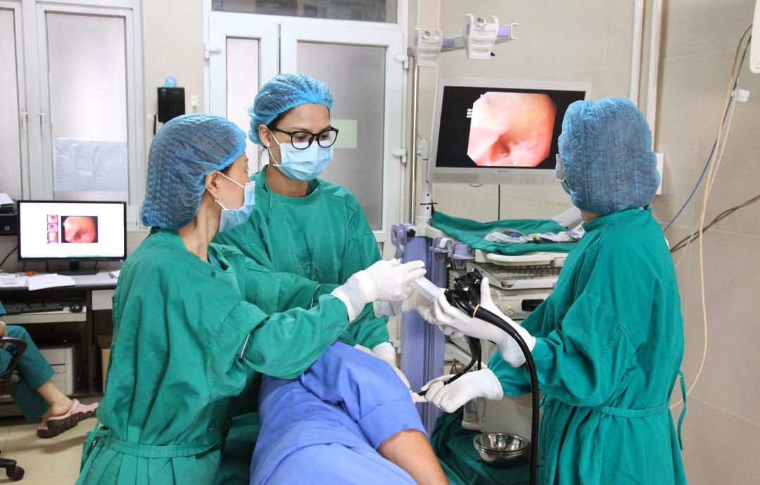 Tiếp tục phấn đấu vì sự nghiệp bảo vệ, chăm sóc và nâng cao sức khỏe nhân dân