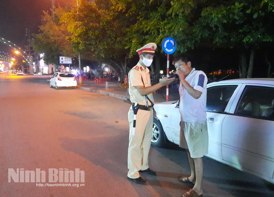 Siết chặt kiểm tra nồng độ cồn dịp Tết Nguyên đán Tân Sửu