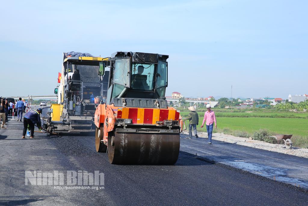 Sôi nổi khí thế thi đua trên những công trình trọng điểm