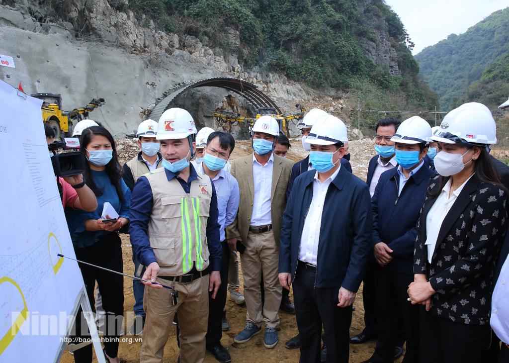 Đoàn công tác của Bộ Giao thông vận tải kiểm tra hiện trường Dự án cao tốc Cao Bồ- Mai Sơn và Mai Sơn- Quốc lộ 45