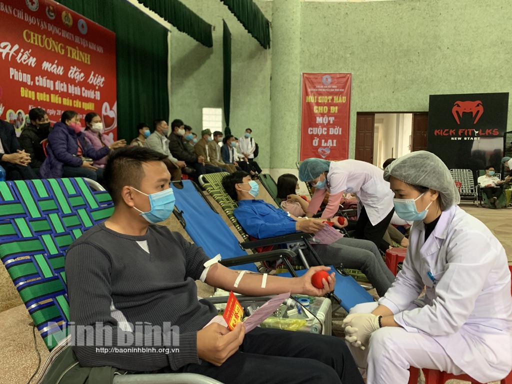 Chương trình hiến máu đặc biệt "Phòng chống dịch bệnh COVID-19- đừng quên hiến máu cứu người"