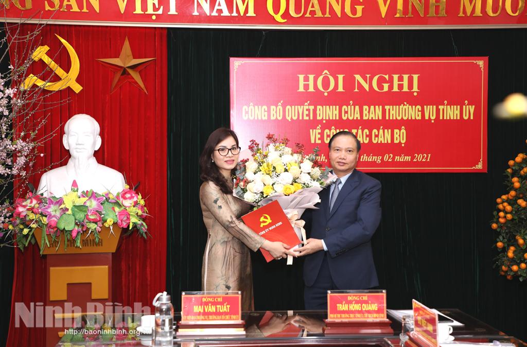 Công bố Quyết định của Ban Thường vụ Tỉnh ủy điều động, bổ nhiệm Phó Trưởng Ban Thường trực Ban Tổ chức Tỉnh ủy