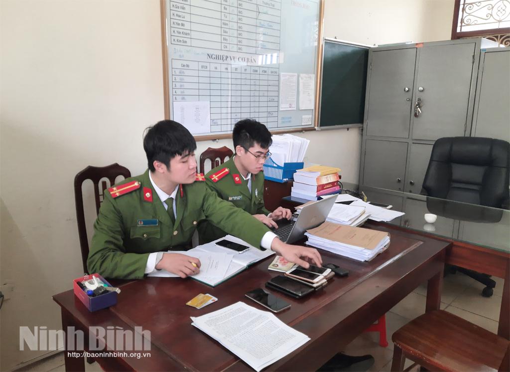 Quyết liệt đấu tranh với tệ nạn cờ bạc