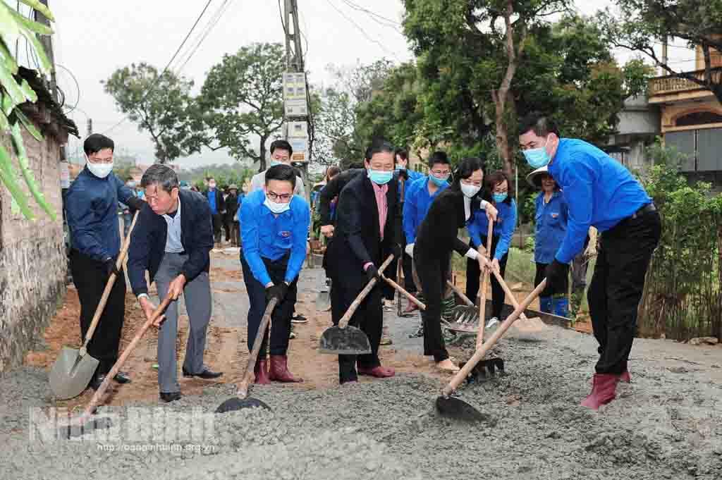 Khởi công xây dựng công trình thanh niên xây dựng Nông thôn mới