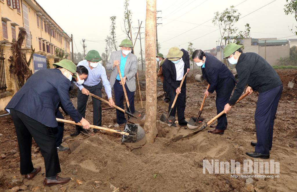 LĐLĐ tỉnh phát động "Tết trồng cây đời đời nhớ ơn Bác Hồ"
