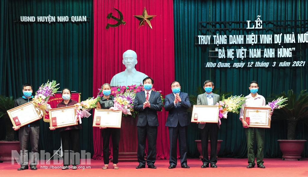 Nho Quan tổ chức lễ truy tặng danh hiệu vinh dự Nhà nước "Bà mẹ Việt Nam Anh hùng"