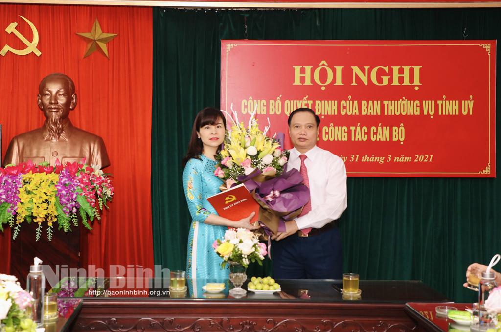 Công bố các quyết định về công tác cán bộ