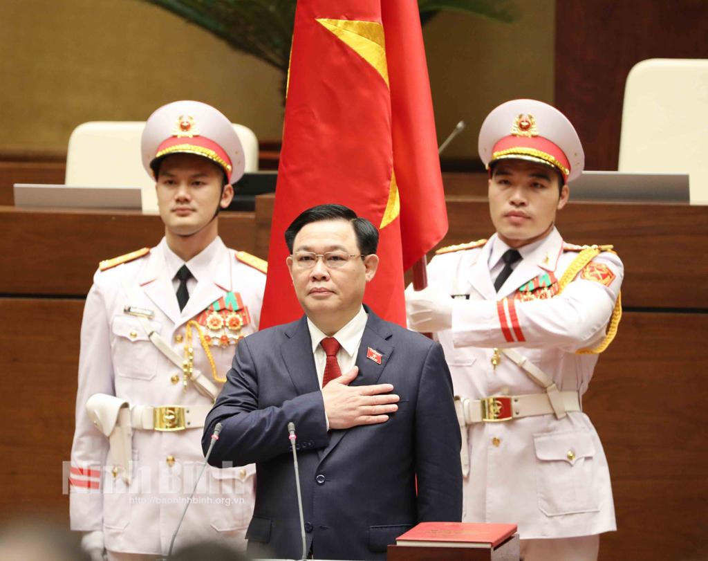 Kỳ họp thứ 11, Quốc hội khóa XIV: Đồng chí Vương Đình Huệ được bầu làm Chủ tịch Quốc hội, Chủ tịch Hội đồng bầu cử quốc gia