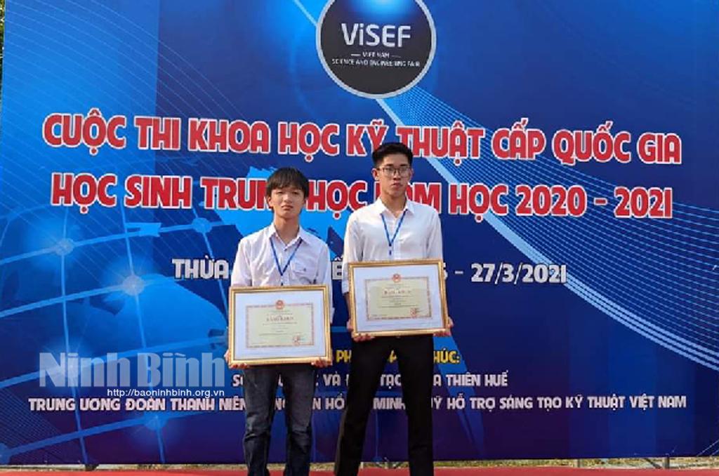 Về dự án đạt giải nhất cuộc thi KHKT quốc gia của học sinh trường THPT Hoa Lư A