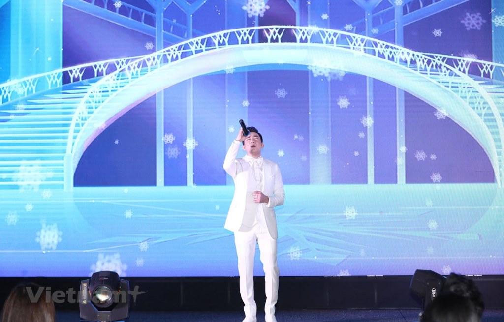 Sau sự cố cháy sân khấu, Quang Hà 'đứng dậy' làm liveshow 11 tỷ đồng