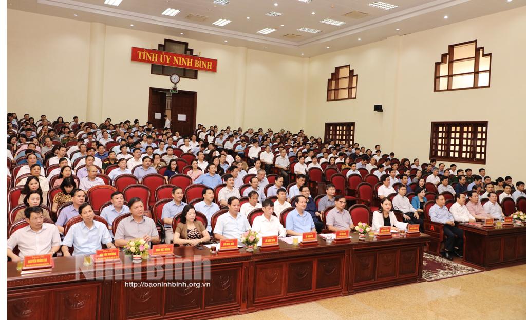 Bồi dưỡng, cập nhật kiến thức cho cán bộ đối tượng 3