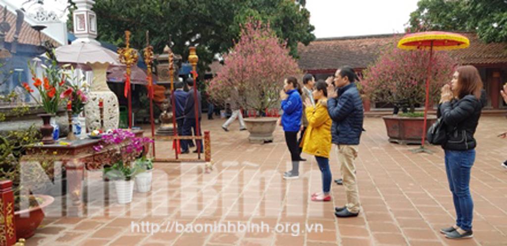 Các di tích lịch sử văn hóa trên địa bàn thành phố thu hút khách du lịch đầu xuân