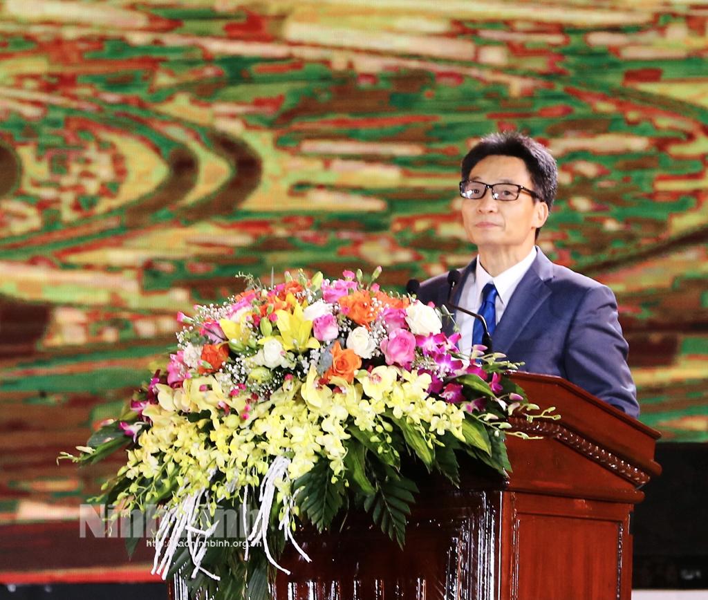 "Tin tưởng rằng Du lịch Việt Nam tiếp tục phát triển mạnh mẽ, đóng góp ngày càng quan trọng trong công cuộc phát triển đất nước" (*)