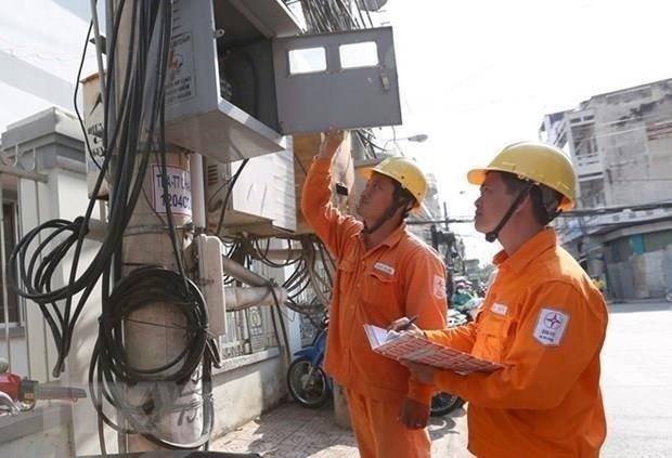 Làm gì để tiền điện không "tăng đột biến" trong mùa nắng nóng?