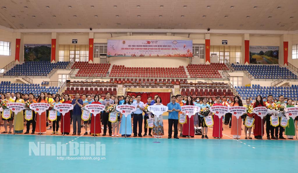 Khai mạc hội thao công đoàn ngành Ngân hàng Ninh Bình năm 2021