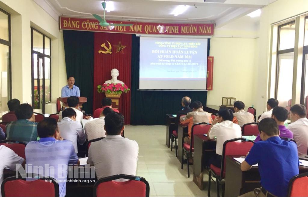 PC Ninh Bình huấn luyện An toàn vệ sinh lao động năm 2021