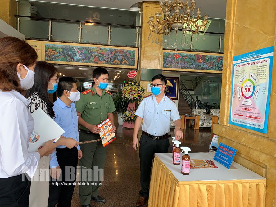 Kiểm tra công tác phòng chống dịch Covid-19 dịp nghỉ lễ 30/4-1/5