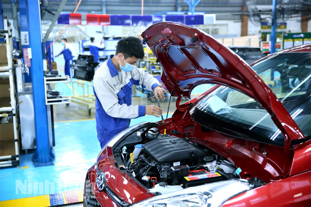 Sôi nổi khí thế thi đua lao động sản xuất trong các doanh nghiệp