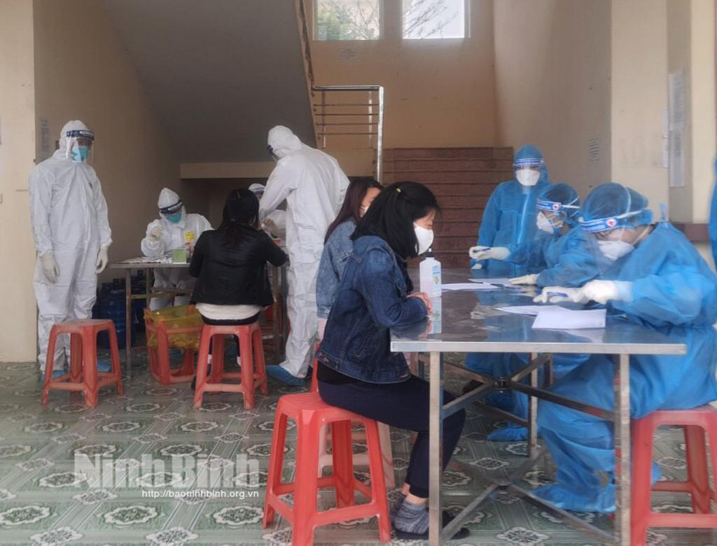 Ninh Bình tiếp nhận trên 90 công dân nhập cảnh về từ Mỹ