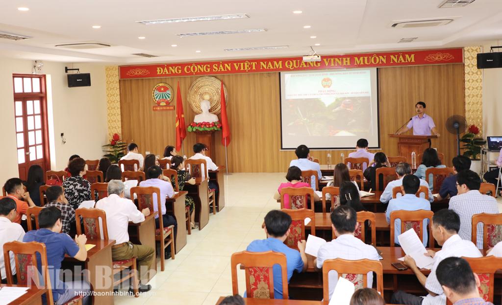 Tập huấn an toàn thực phẩm và thanh toán không dùng tiền mặt